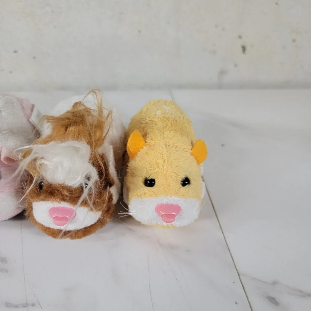 Lot 4 Zhu Zhu Pink Yellow Brown Black Hamsters‎